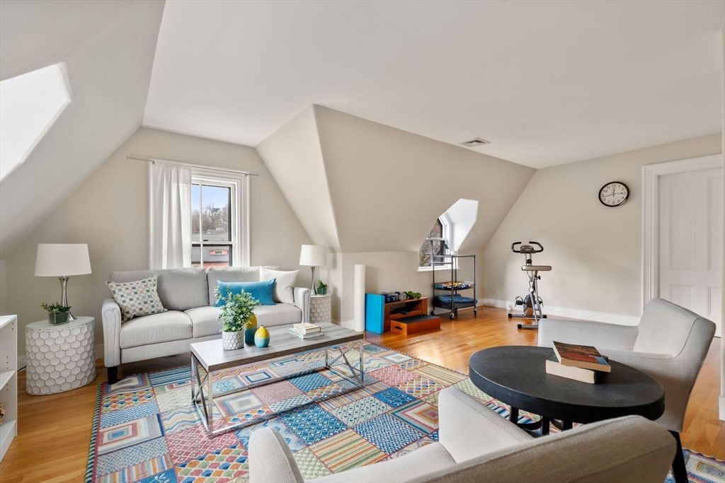 Fitness Equipment, Interior, Living room, Wood Texture Flooring