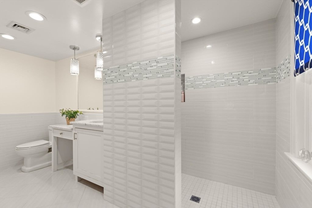 Bathroom, Interior, Pendant Lights, Recessed Lighting