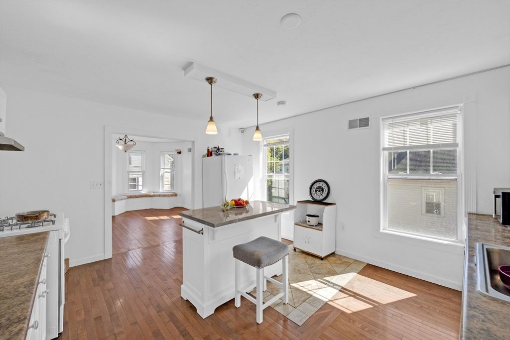 Interior, Kitchen, Pendant Lights, Wood Texture Flooring