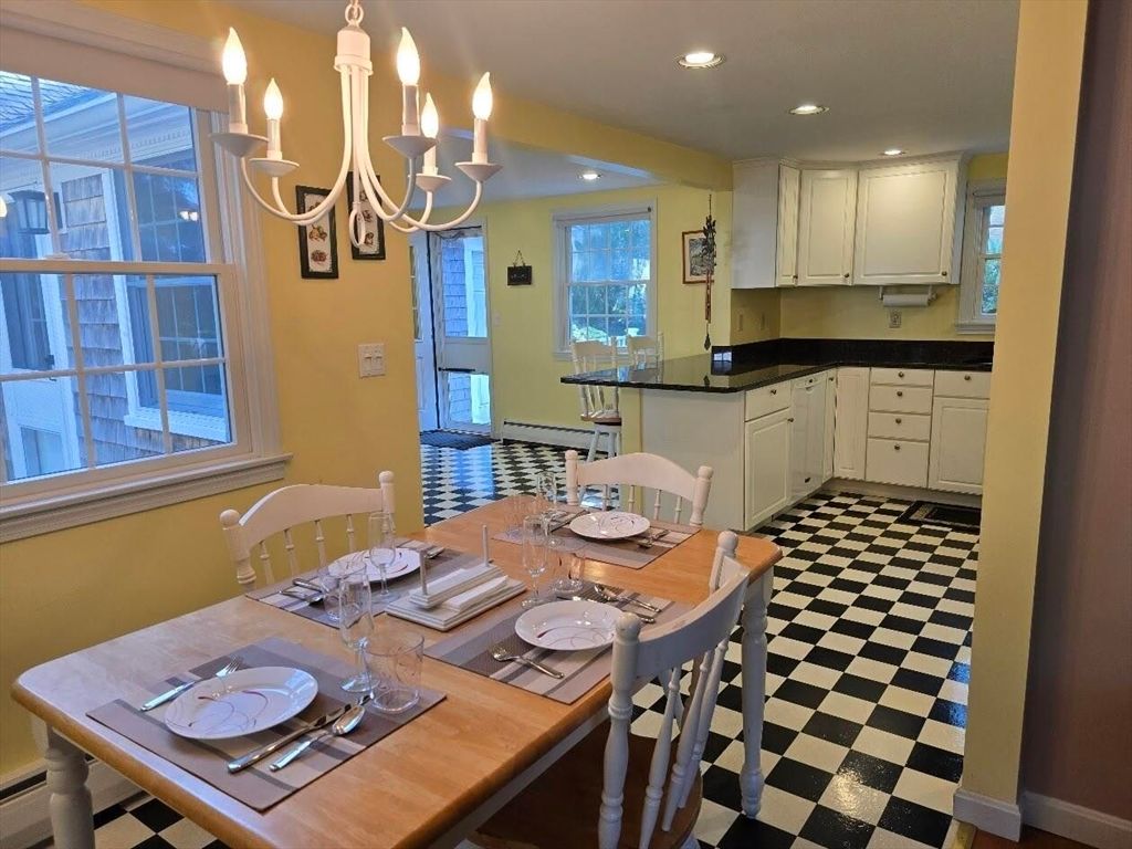 Chandelier, Dining room, Interior, Kitchen, Recessed Lighting