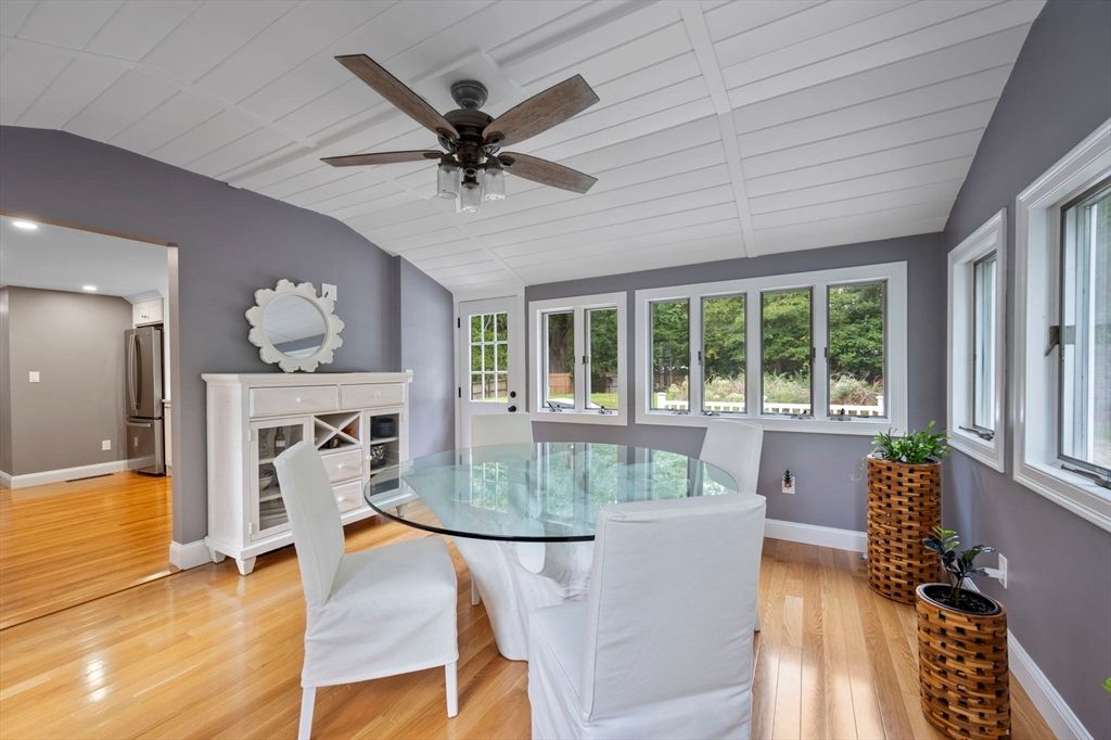 Dining room, Interior, Recessed Lighting, Wood Texture Flooring