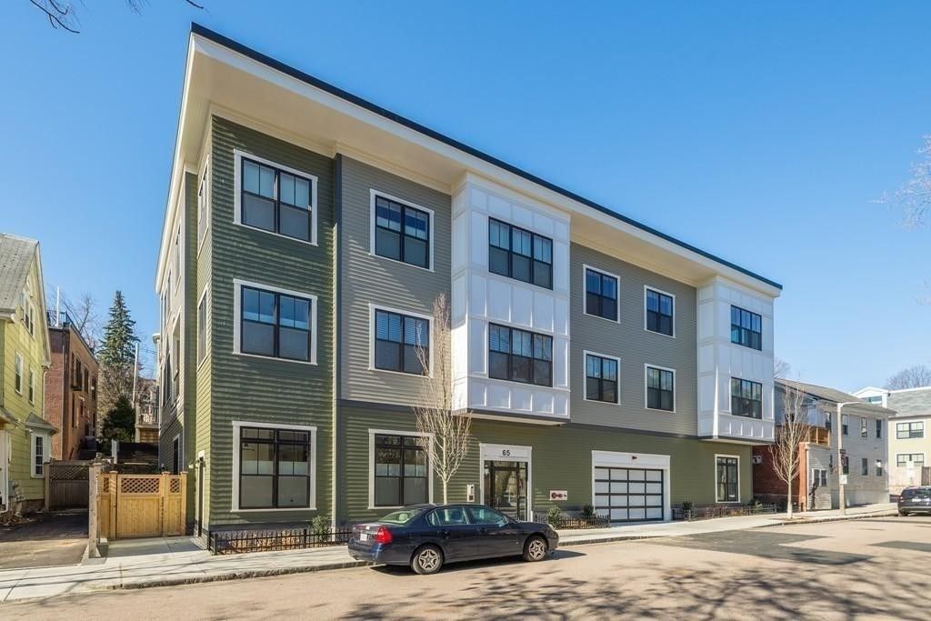 Attached, Exterior, Facade, Rowhouse