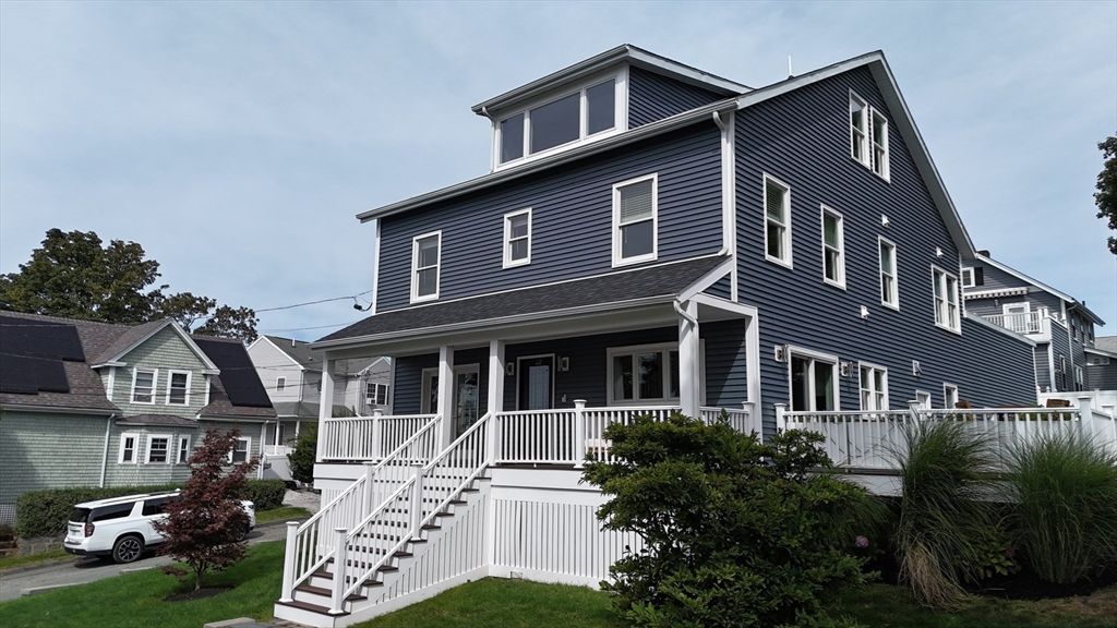 Exterior, Facade, American Craftsman