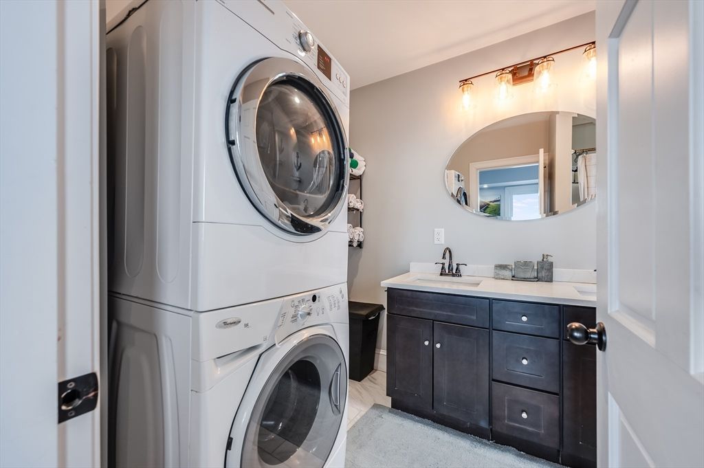 Bathroom, Interior, Utility Closets, Washer
