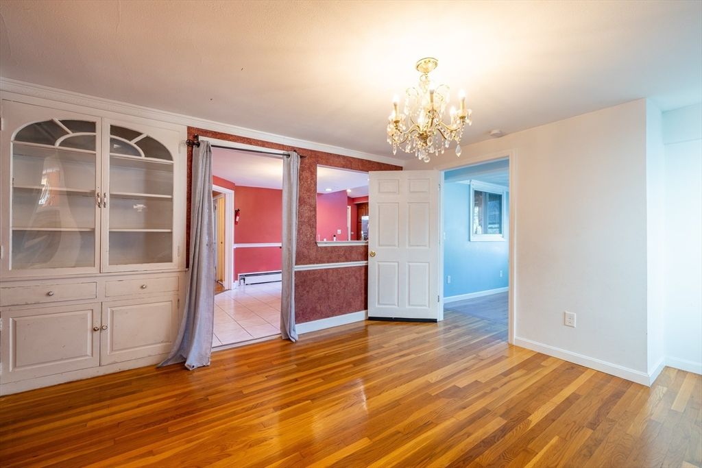 Chandelier, Empty room, Interior, Wood Texture Flooring