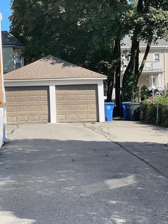 Detached Garage, Exterior