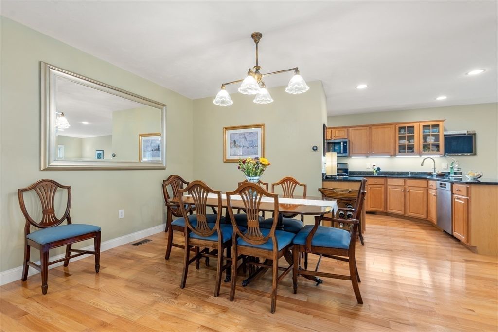 Dining room, Interior, Kitchen, Pendant Lights, Recessed Lighting, Wood Texture Flooring