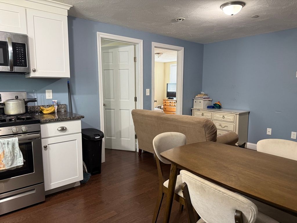 Dining room, Interior, Kitchen, Stainless Steel Appliances, Wood Texture Flooring