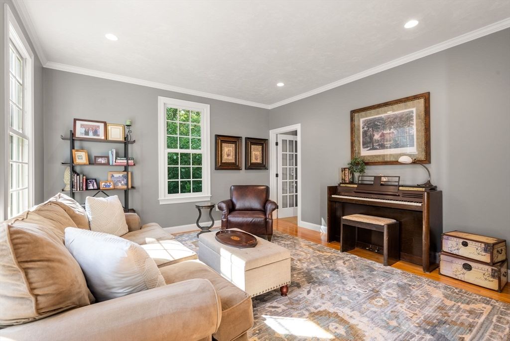 Interior, Living room, Piano, Recessed Lighting, Wood Texture Flooring