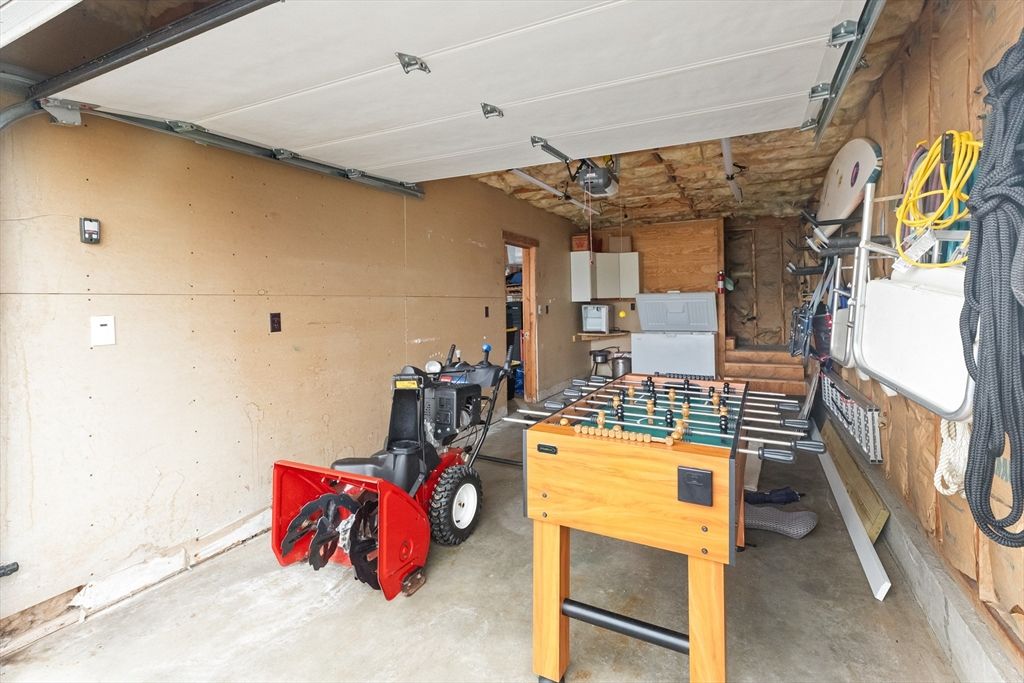 Game Room, Garage, Interior, Stone Walls