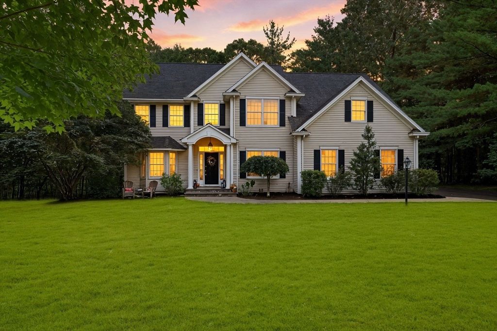 Backyard, Exterior, Facade, Farmhouse