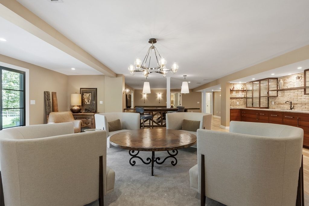 Chandelier, Dining room, Interior, Living room, Recessed Lighting, Wood Texture Flooring