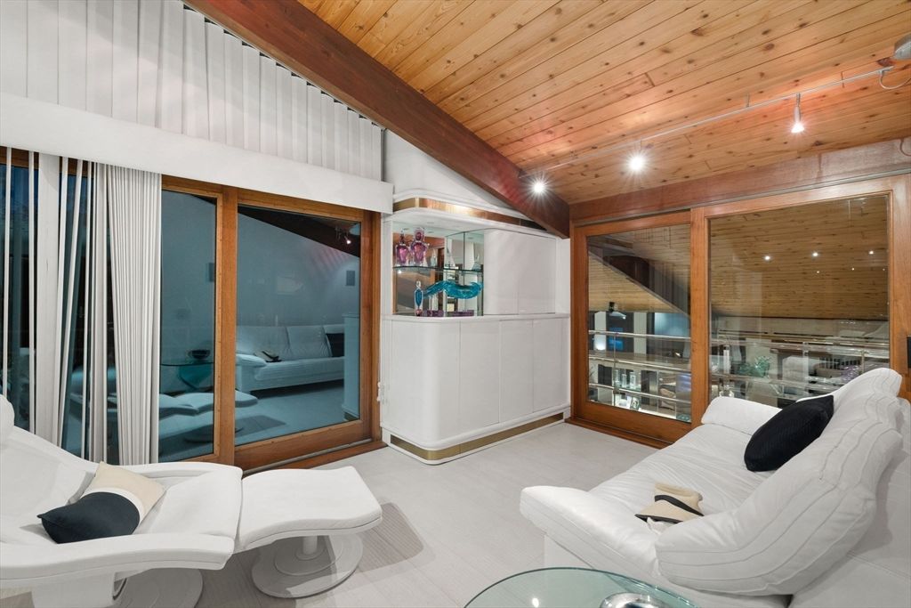 Interior, Living room, Recessed Lighting, Wooden Beams, Wooden Ceilings