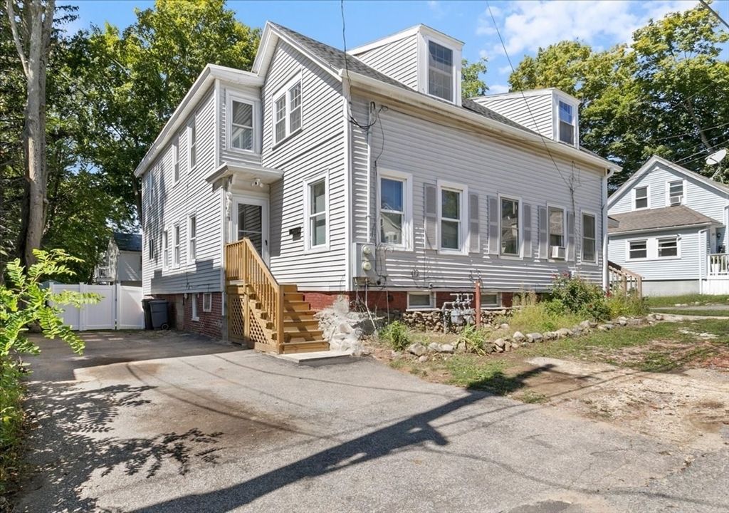 Exterior, Facade, Queen Anne Victorian