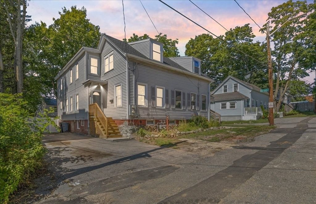 Exterior, Facade, Queen Anne Victorian