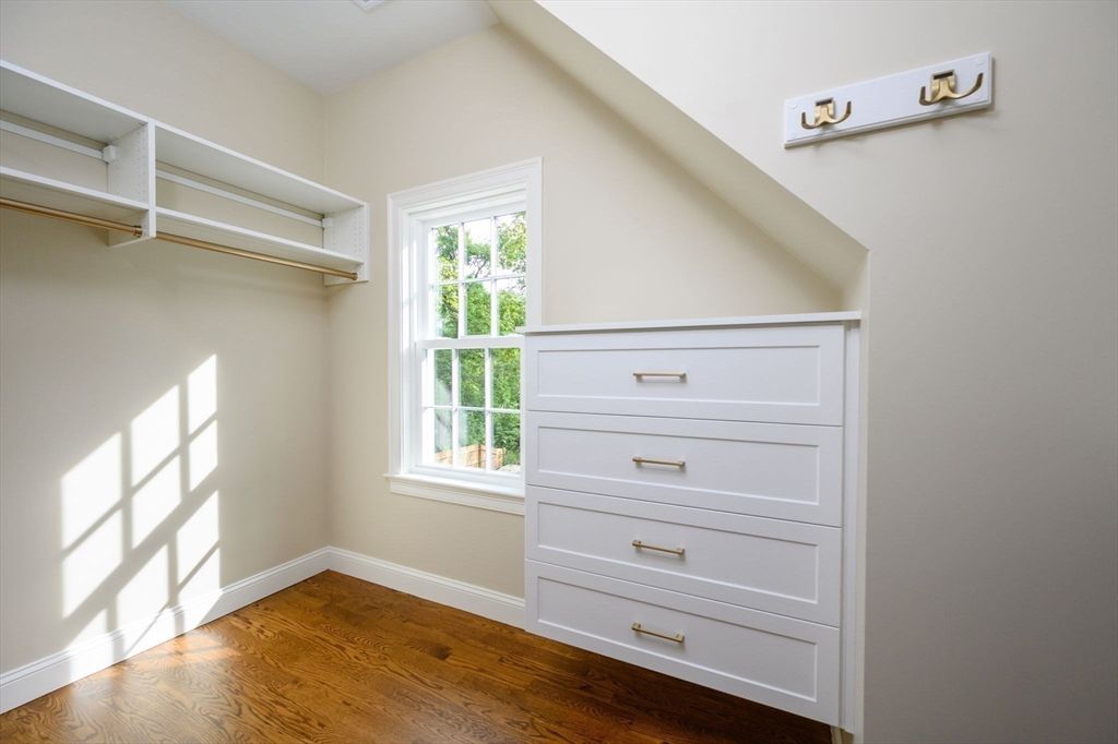 Interior, Walk-in Closets, Wood Texture Flooring