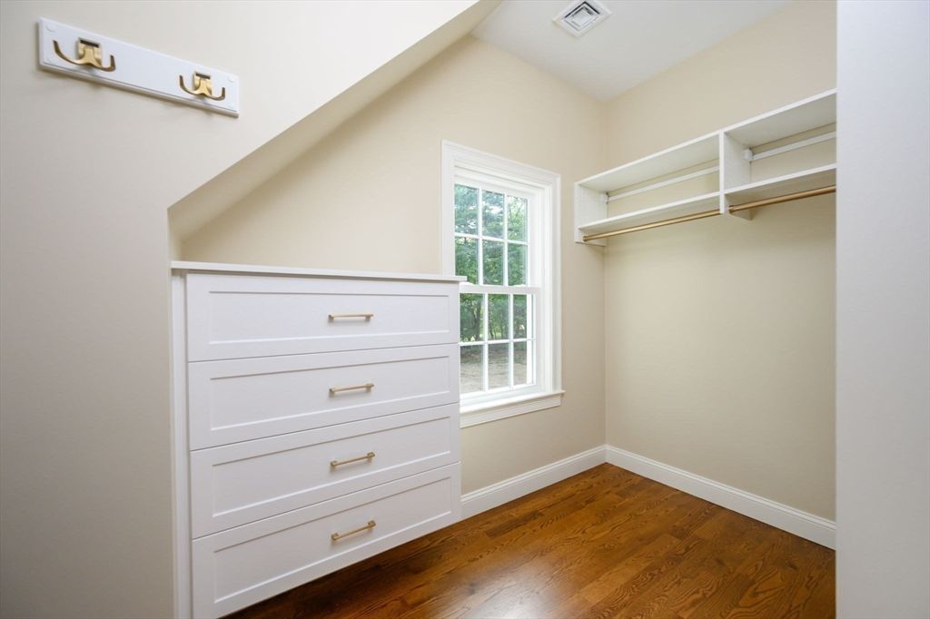 Interior, Walk-in Closets, Wood Texture Flooring