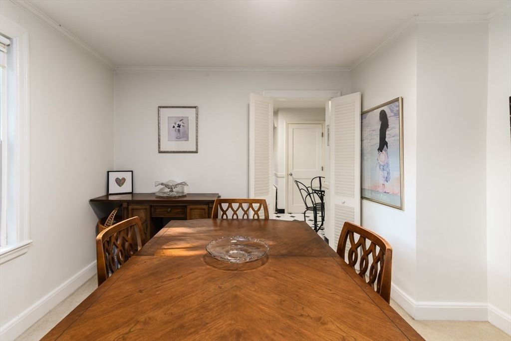 Dining room, Interior