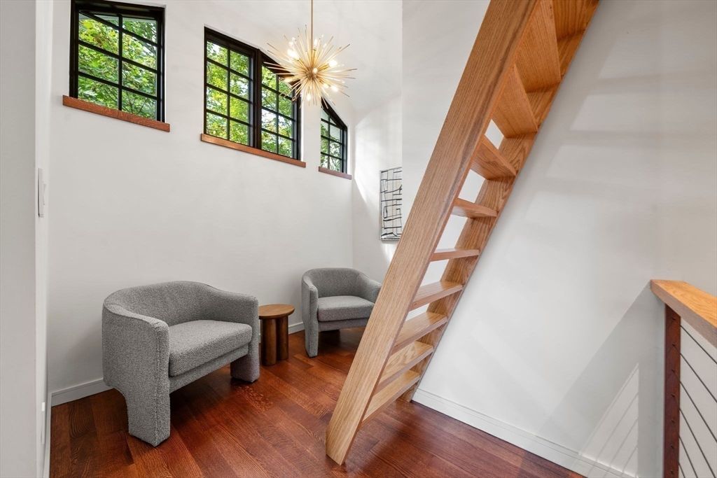 Interior, Pendant Lights, Wood Texture Flooring