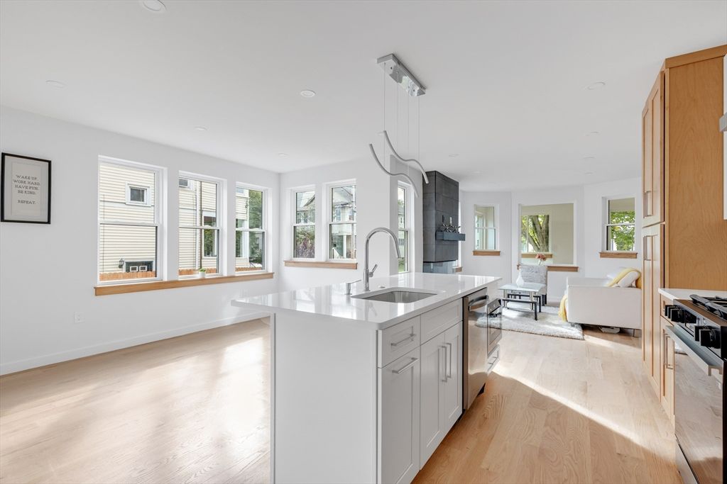 Interior, Kitchen, Living room, Pendant Lights, Recessed Lighting, Wood Texture Flooring