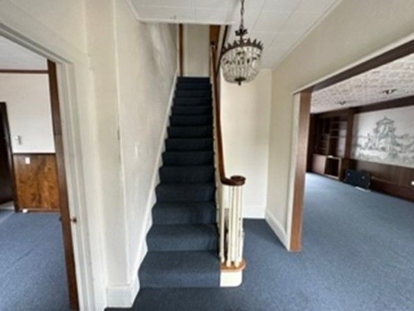 Chandelier, Interior