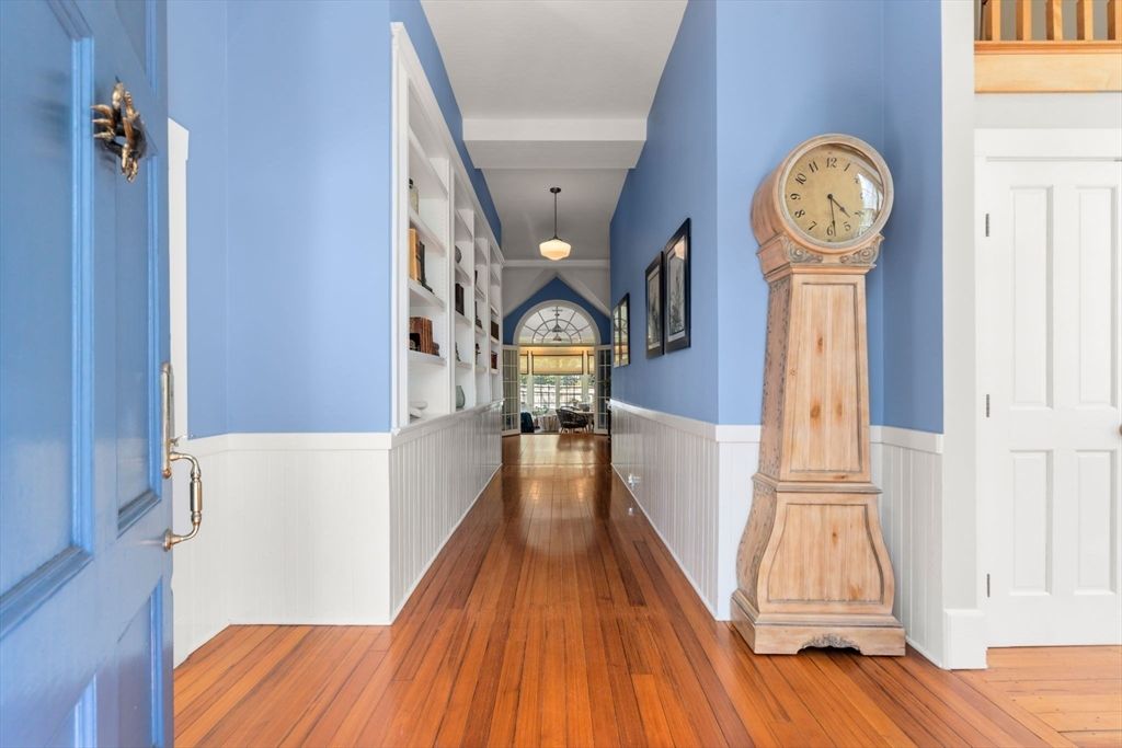 Interior, Pendant Lights, Wood Texture Flooring