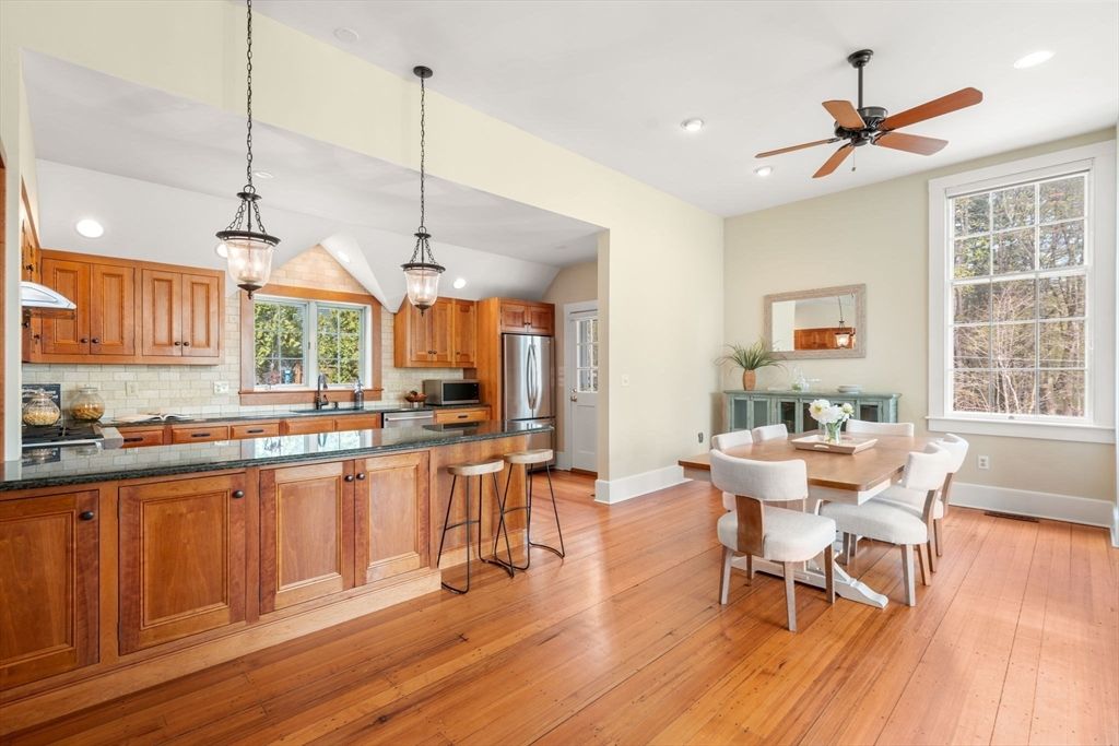 Dining room, Interior, Kitchen, Pendant Lights, Recessed Lighting, Stainless Steel Appliances, Wood Texture Flooring
