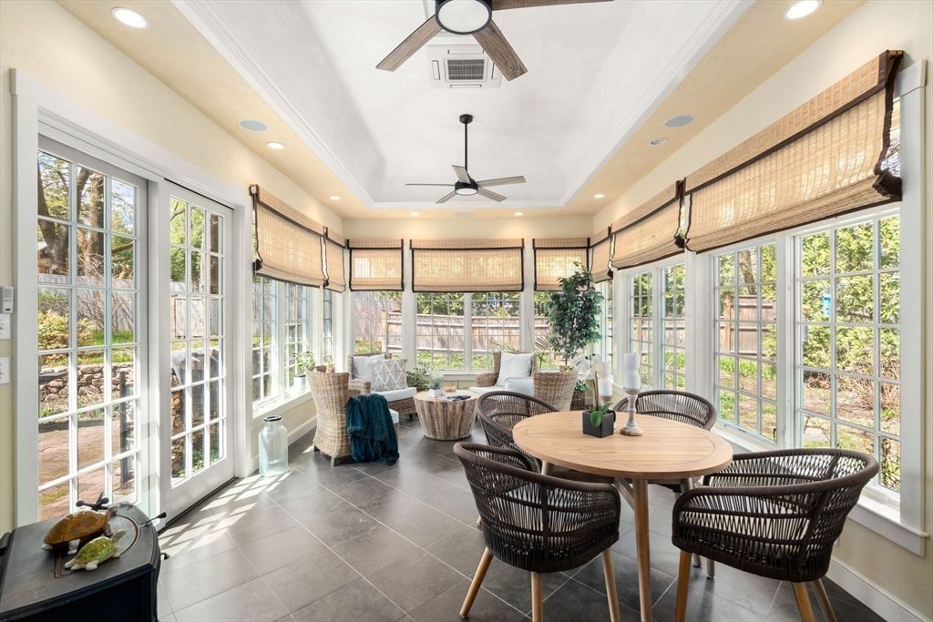 Dining room, Interior, Living room, Recessed Lighting, Sun Room