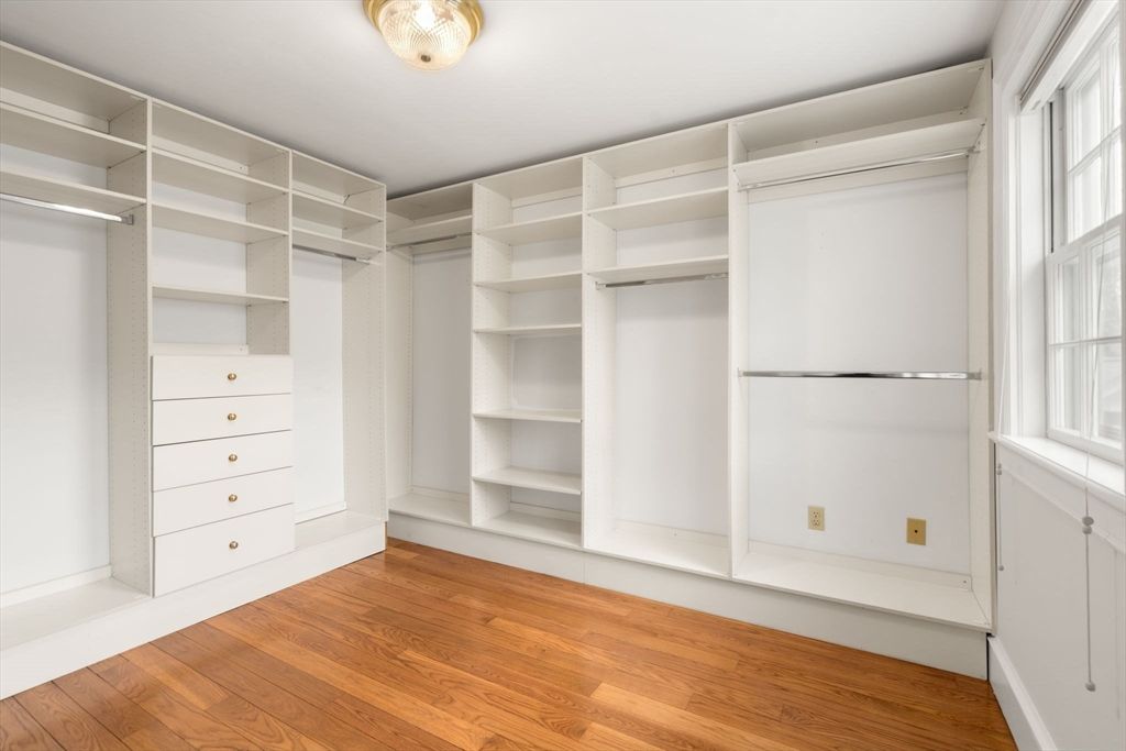 Interior, Walk-in Closets, Wood Texture Flooring