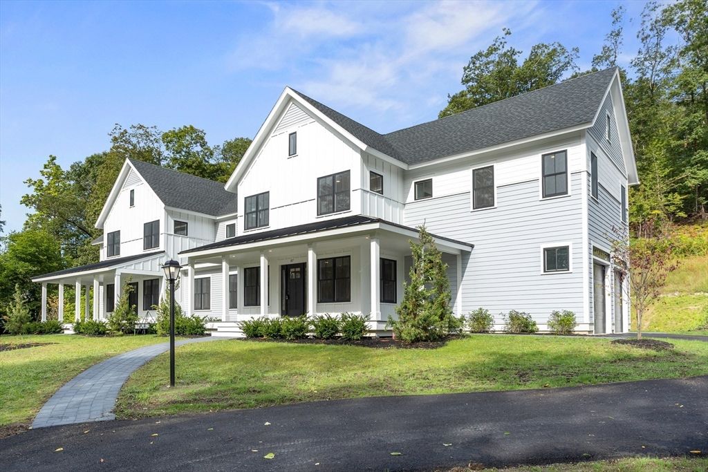 Exterior, Facade, Farmhouse