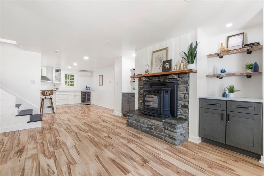 Fireplace, Interior, Kitchen, Recessed Lighting, Wood Texture Flooring