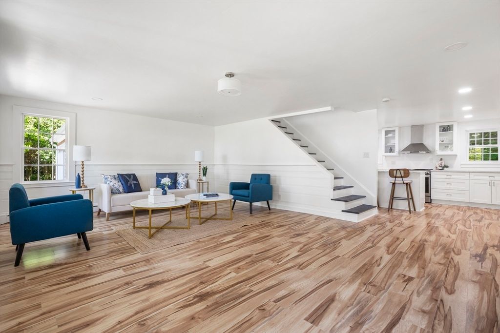 Interior, Kitchen, Living room, Recessed Lighting, Wood Texture Flooring