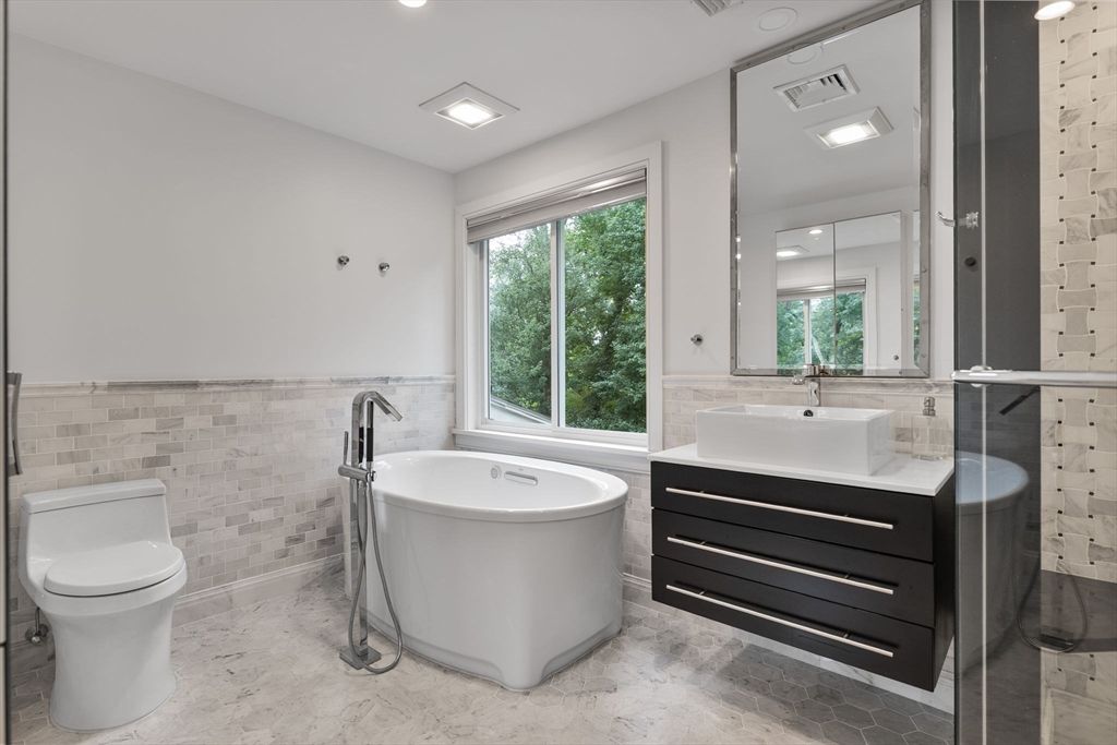 Bathroom, Free Standing Baths, Interior, Recessed Lighting