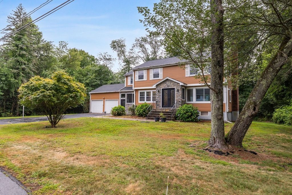 Attached, Backyard, Exterior, Facade, American Foursquare
