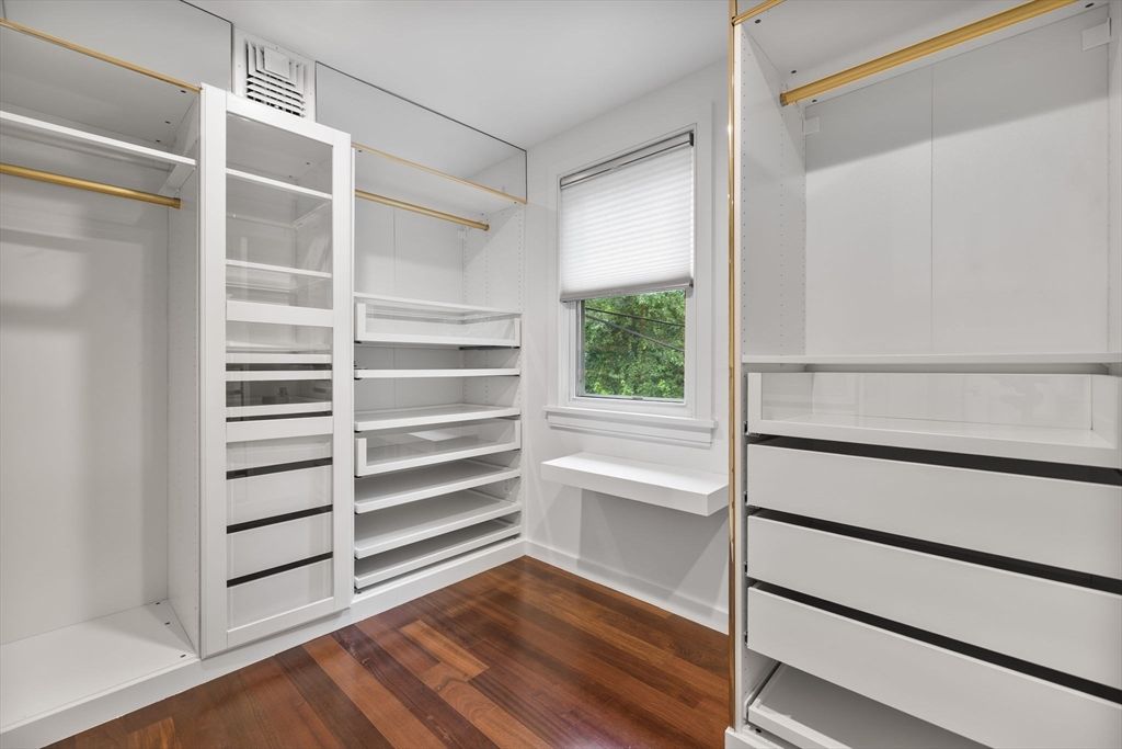 Interior, Walk-in Closets, Wood Texture Flooring