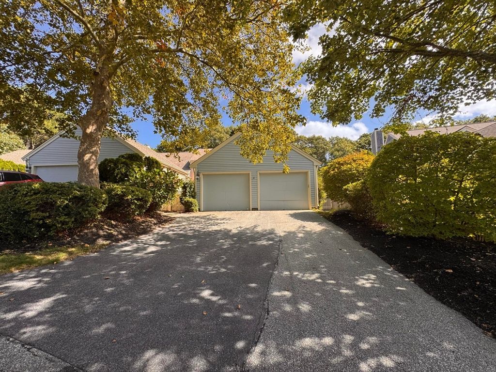 Detached Garage, Exterior