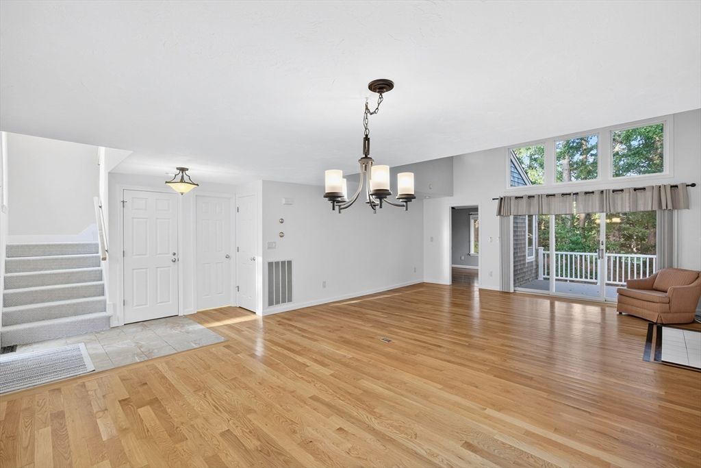 Chandelier, Empty room, Interior, Wood Texture Flooring