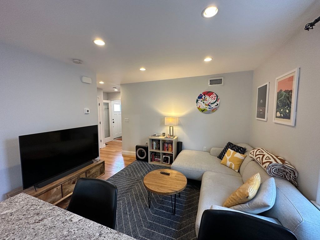 Interior, Living room, Recessed Lighting, Wood Texture Flooring