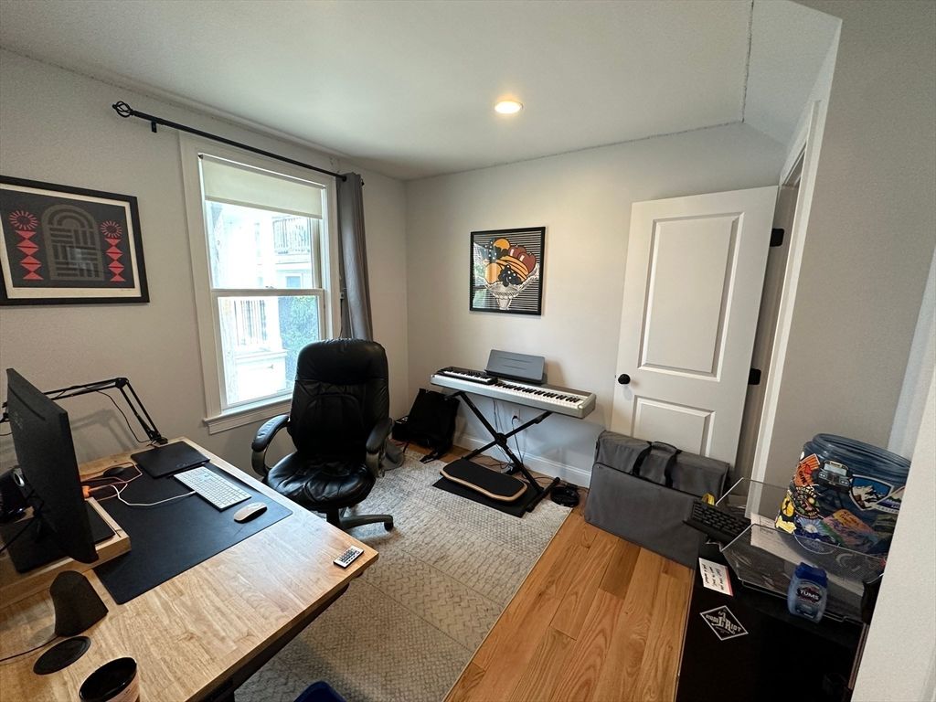 Home Office, Interior, Recessed Lighting, Wood Texture Flooring
