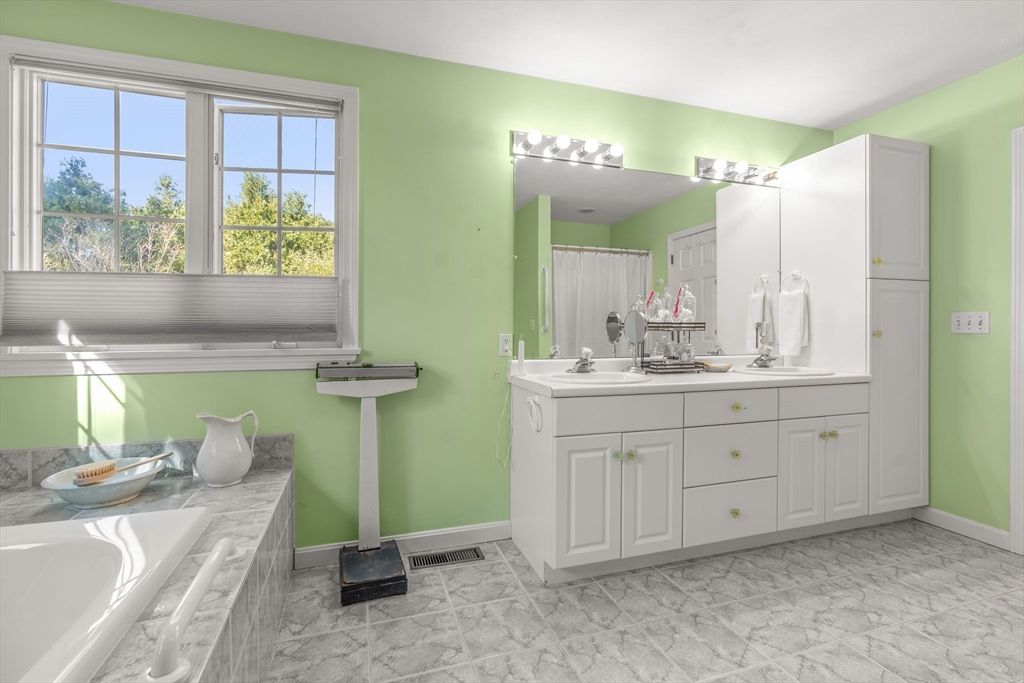 Bathroom, Dual Sink Vanities, Interior, Marble