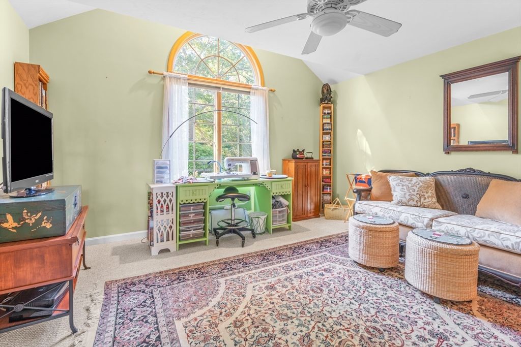Home Office, Interior
