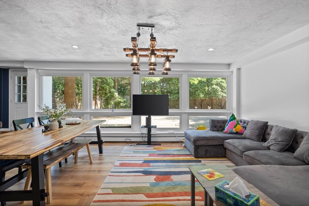 Dining room, Interior, Living room, Pendant Lights, Recessed Lighting, Wood Texture Flooring