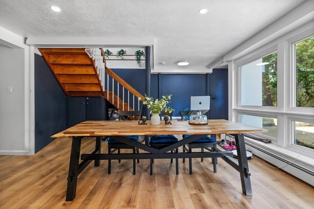 Dining room, Interior, Recessed Lighting, Wood Texture Flooring