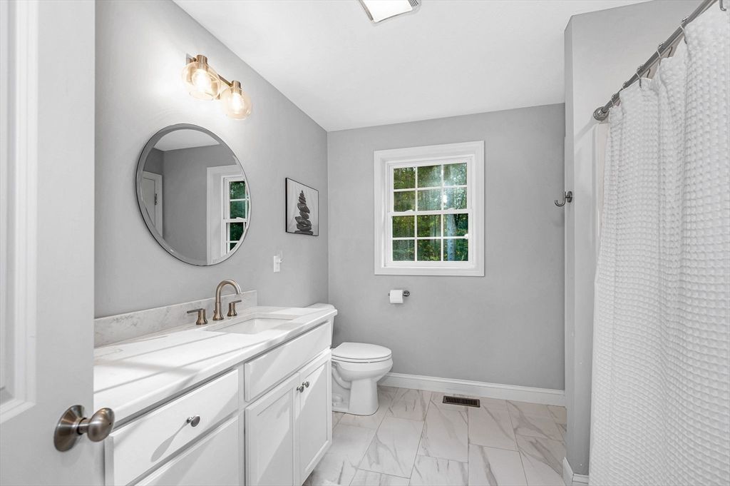 Bathroom, Interior, Marble, Tile Countertops