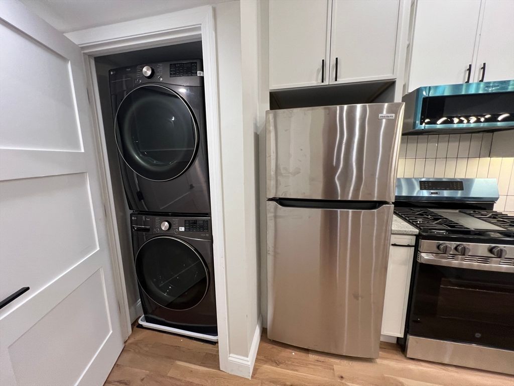 Interior, Kitchen, Stainless Steel Appliances, Utility Closets, Washer, Wood Texture Flooring
