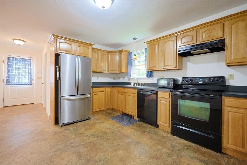 Interior, Kitchen, Pendant Lights, Stainless Steel Appliances