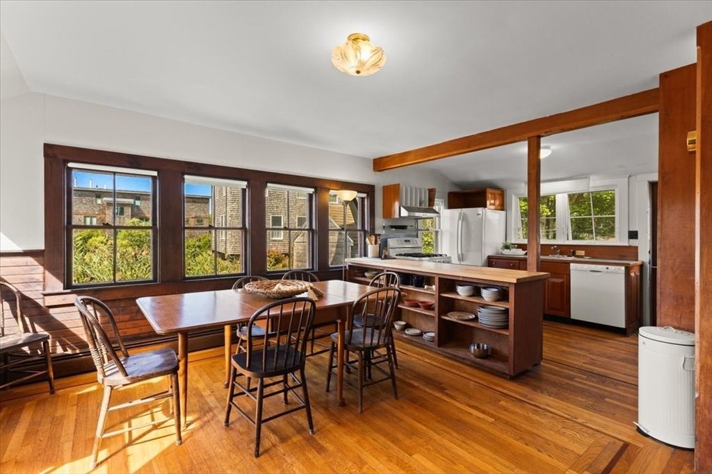 Dining room, Interior, Kitchen, Stainless Steel Appliances, Wooden Beams, Wood Texture Flooring