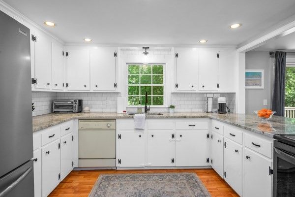 Interior, Kitchen, Recessed Lighting, Wood Texture Flooring