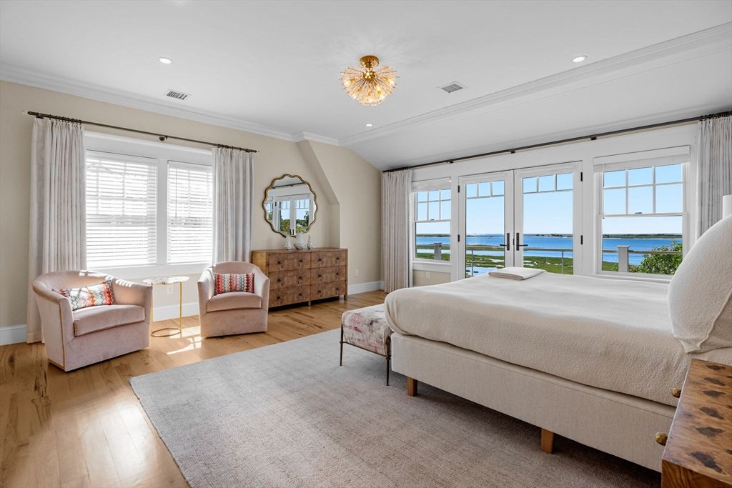 Bedroom, Interior, Recessed Lighting, Water, Wood Texture Flooring