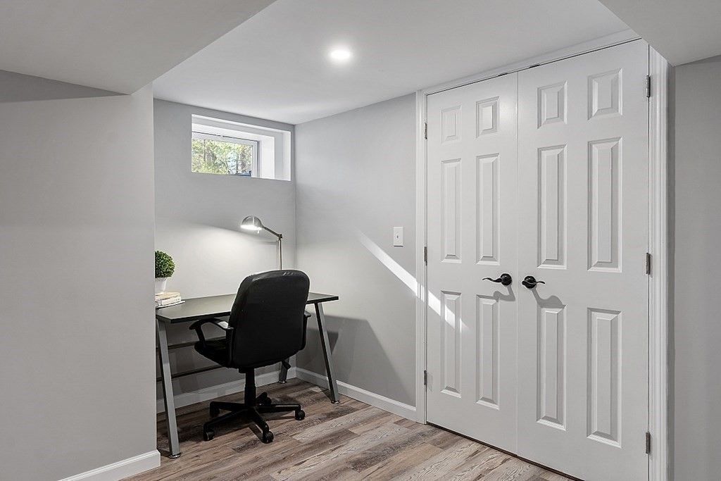 Home Office, Interior, Recessed Lighting, Wood Texture Flooring